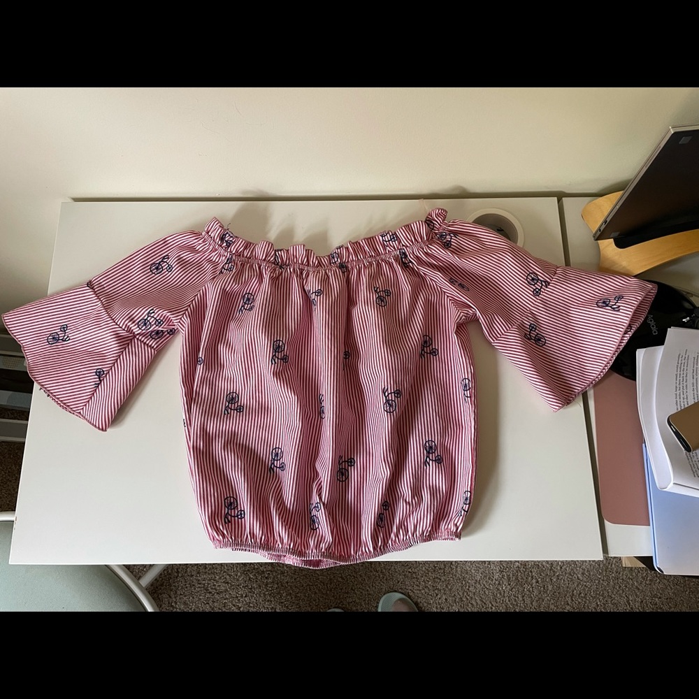 Super cute Red-White Striped short-sleeve off-shoulder blouse.